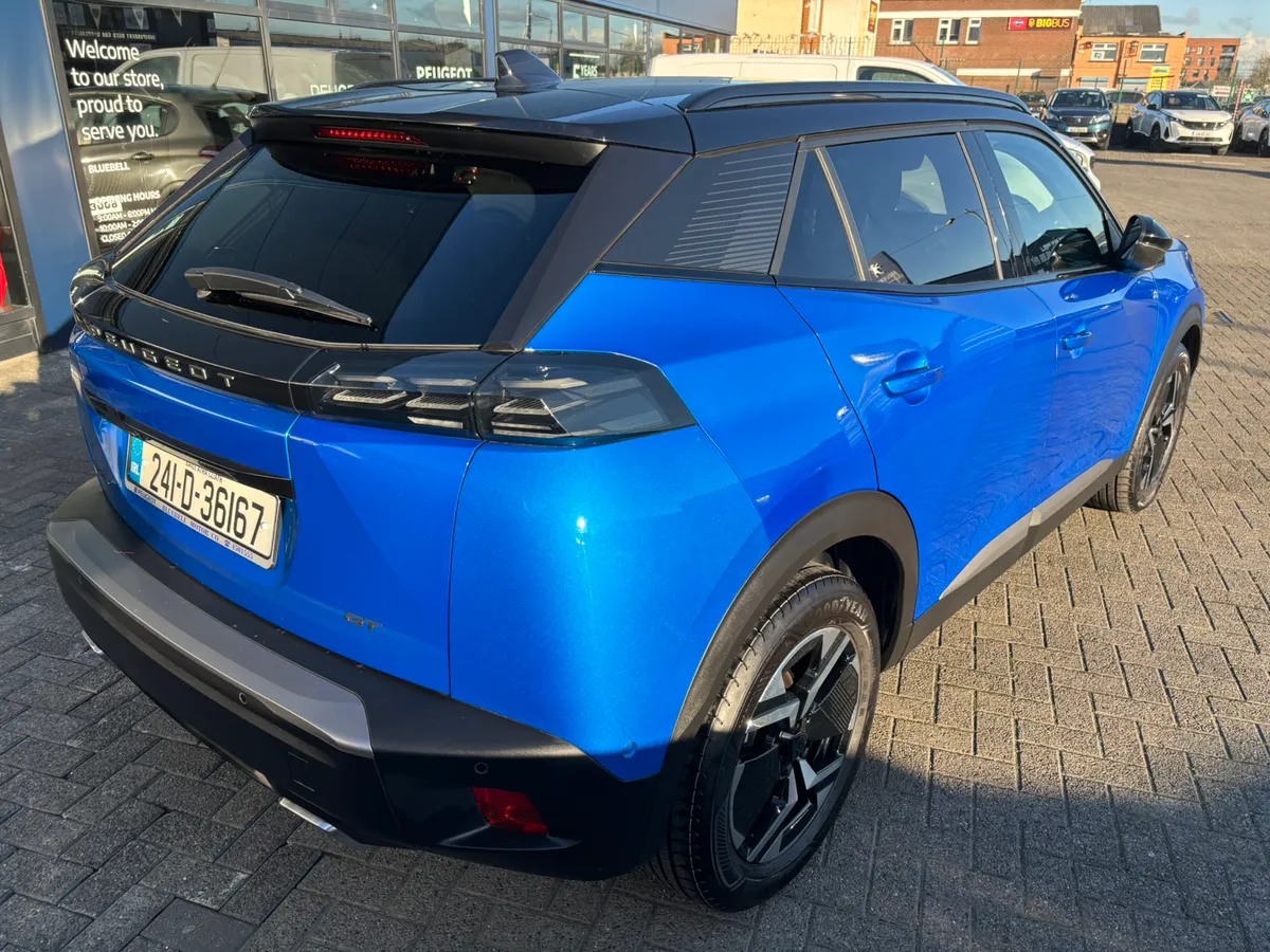 Peugeot 2008 GT 1.2 automatic (8 speed) - Image 3