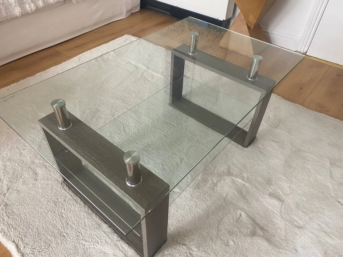 Living room table - Image 1