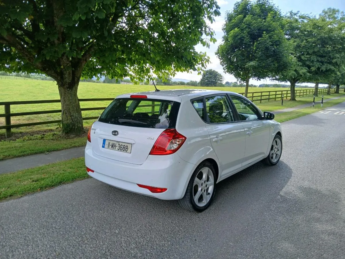 Car - Image 2