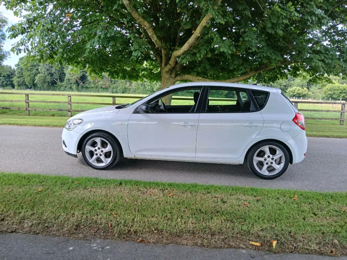 Car - Image 3