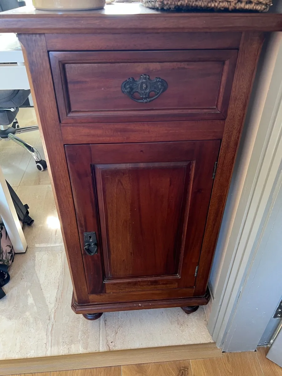 Cabinet / wooden locker - Image 2