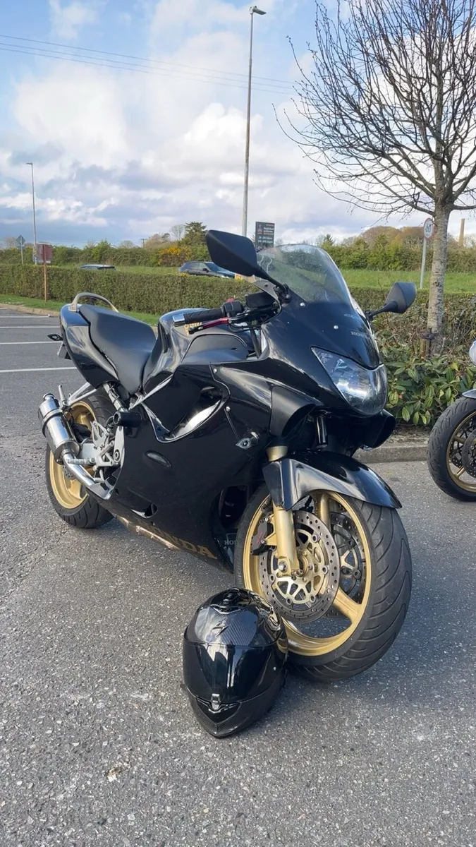Honda CBR 600f - Image 1