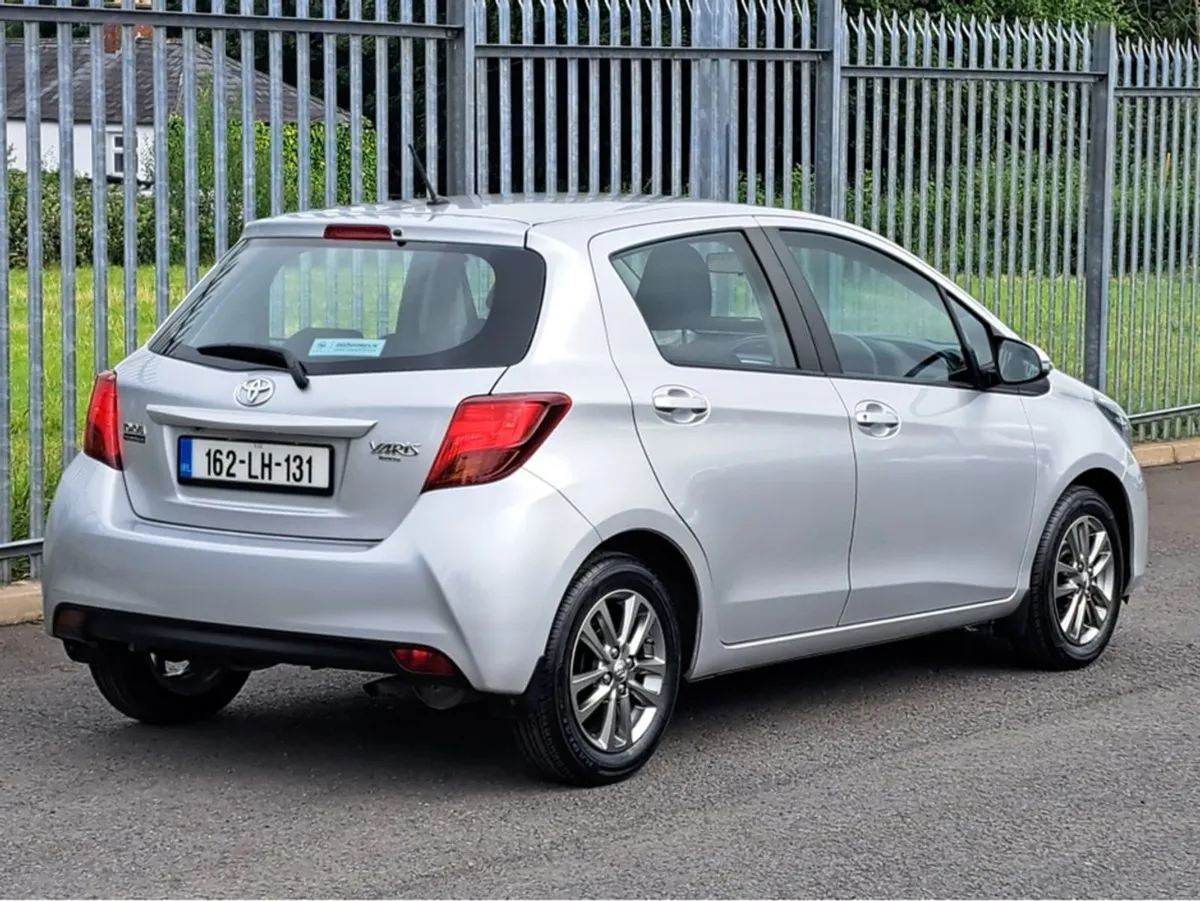 Toyota Yaris 1.0 Luna 70bhp  1 Owner only 26500KM - Image 3