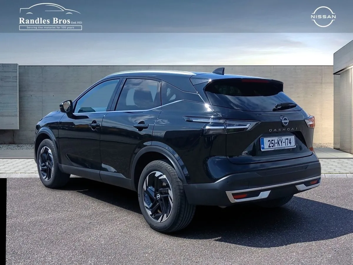 Nissan QASHQAI 1.3 PET Mild Hybrid SV Premium - Image 4