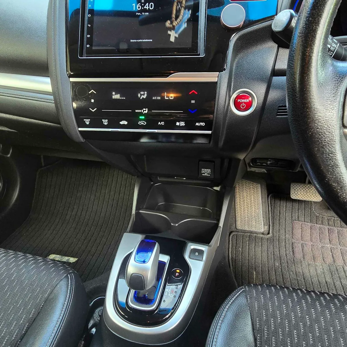Honda fit hybrid 1.5 2015 - Image 2