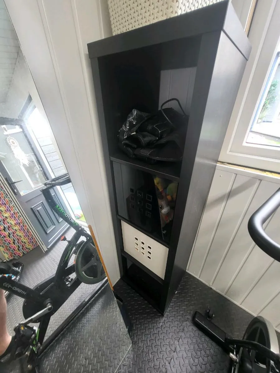 Shelf unit - Image 1