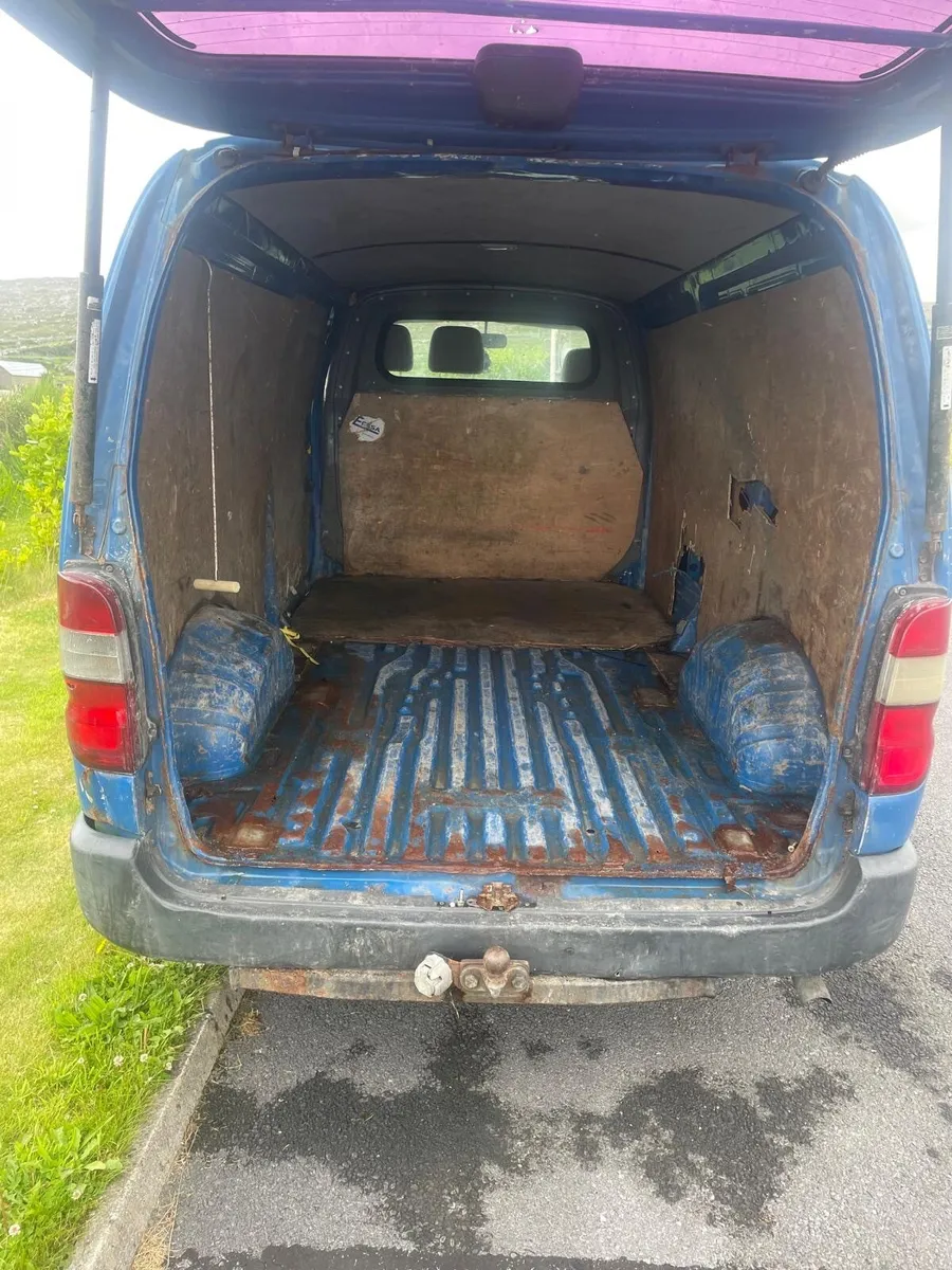 Toyota HiAce 2008 - Image 3