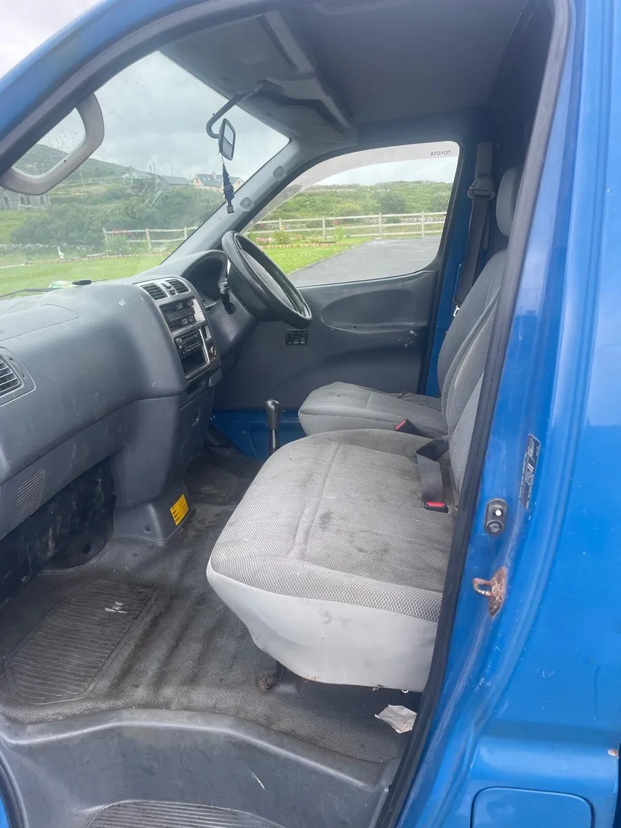 Toyota HiAce 2008 - Image 4