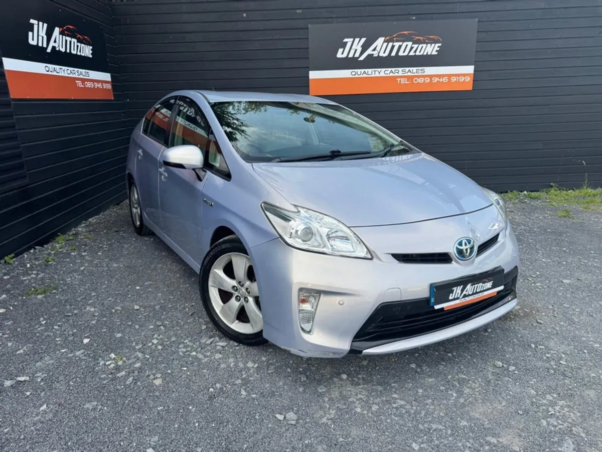 Toyota Prius 1.8 Hybrid 5DR Auto - Image 1
