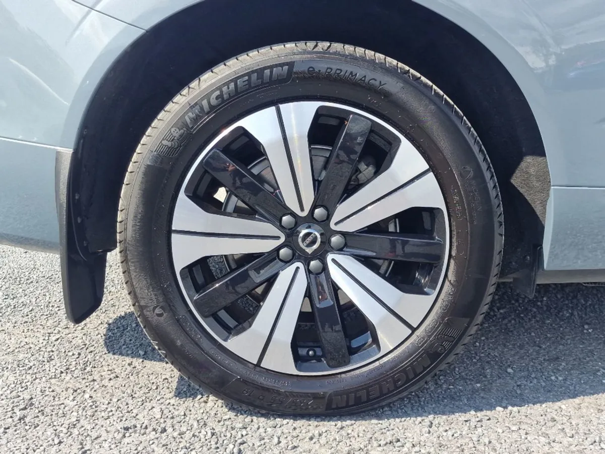 Volvo XC60 T6 Phev Plus Dark AWD 5DR 350BHP Auto - Image 4