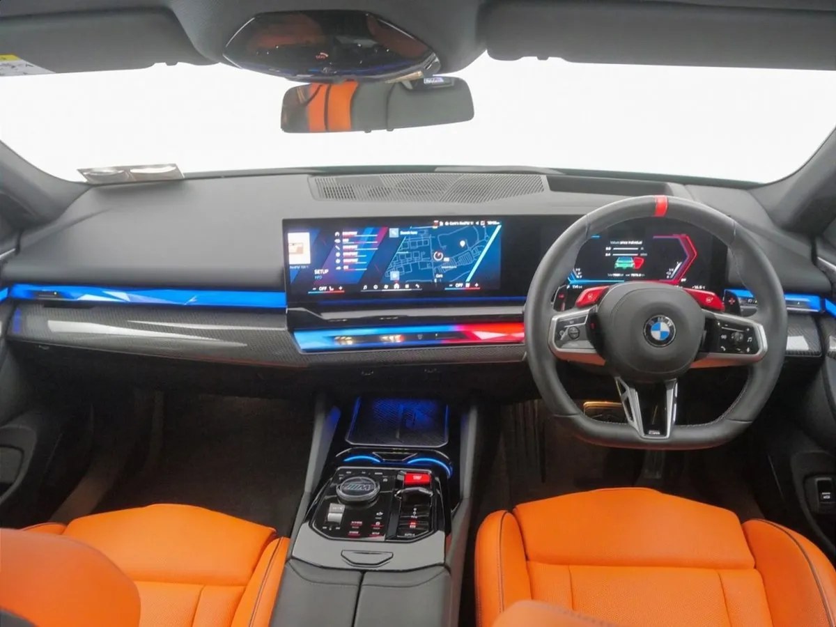 BMW M5 Saloon - Image 4