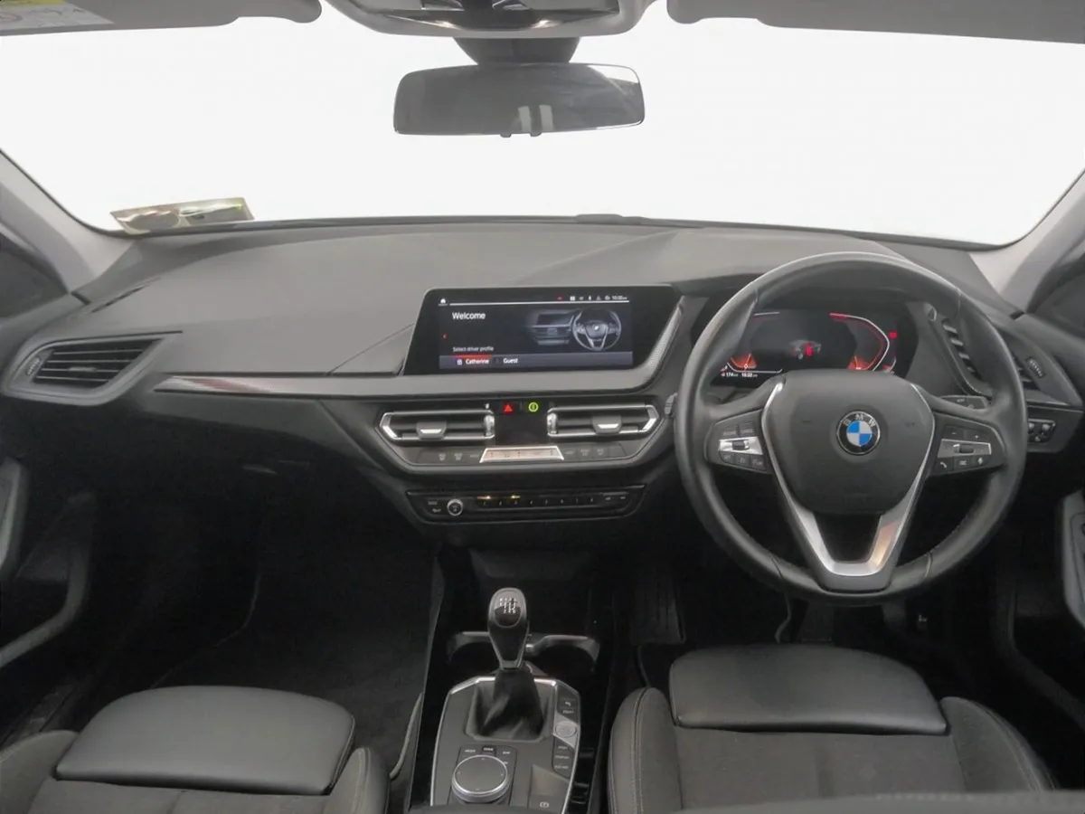 BMW 1 Series 118i Sport - Image 4