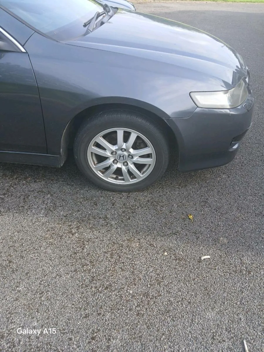 Car - Image 1