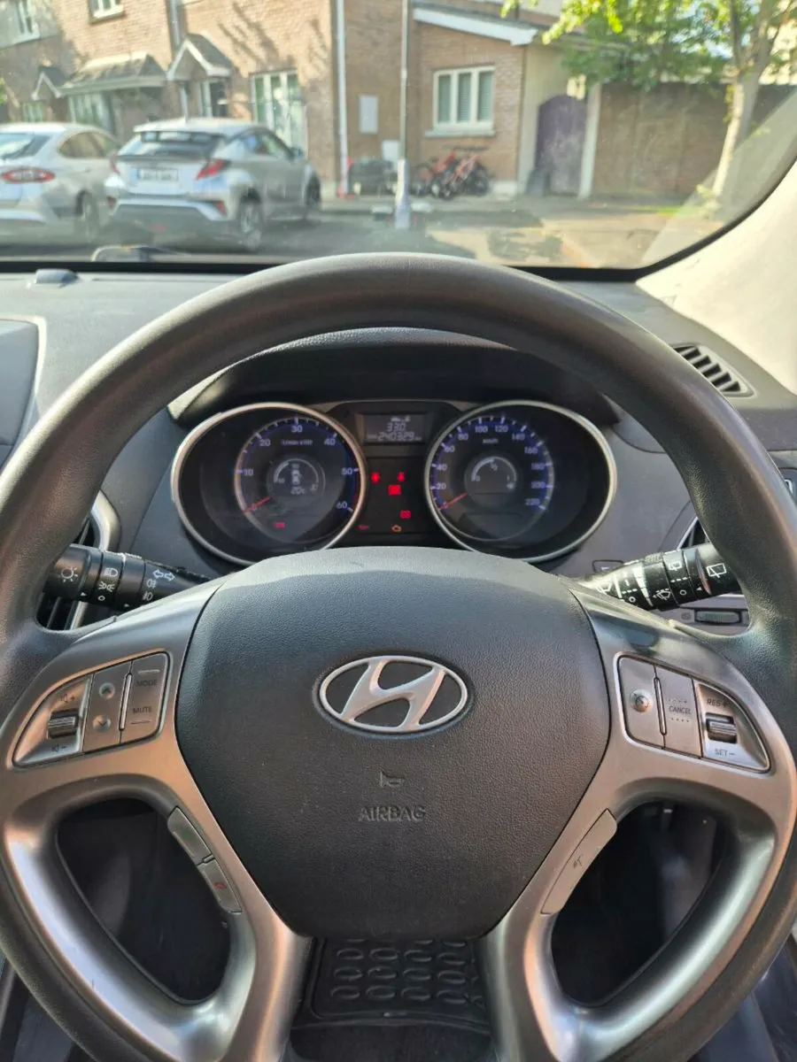 Hyunday cx35 - Image 4