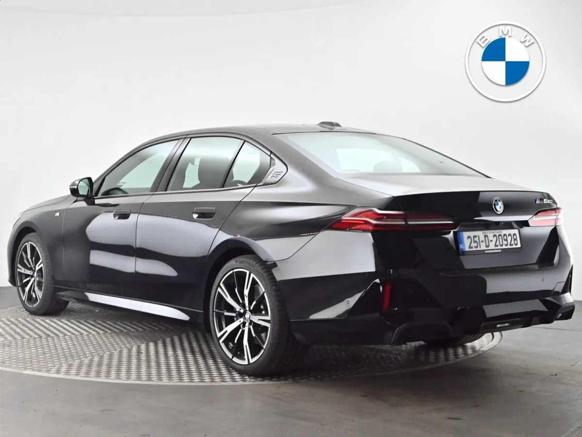BMW 5 Series 520i M Sport Saloon - Image 2