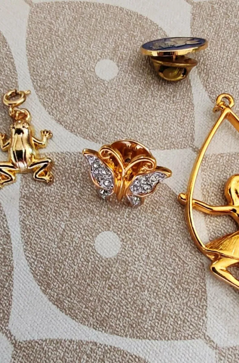 Goldtone frog charm, ballerina pendant etc - Image 2