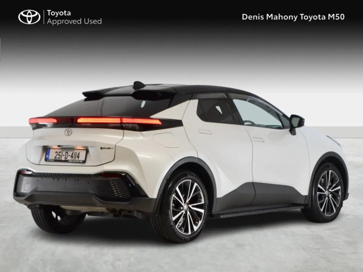 Toyota C-HR Plug-In Hybrid Sol - Image 2