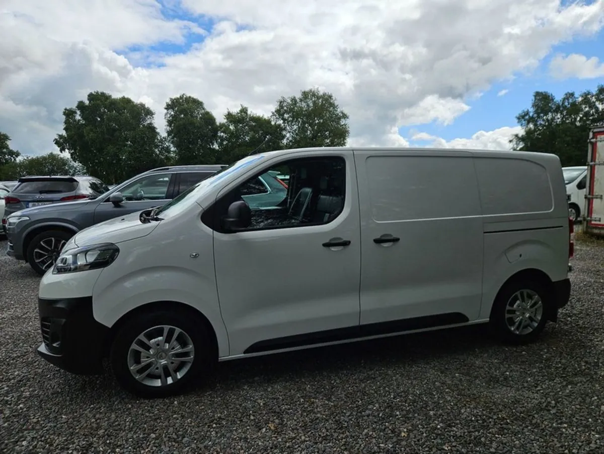 Citroen Dispatch MWB 1.5 Bluehdi 100 1000KG 4DR - Image 4