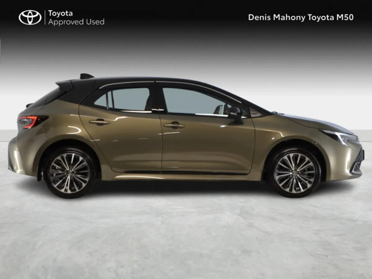 Toyota Corolla Luna Sport Hatchback - Image 3