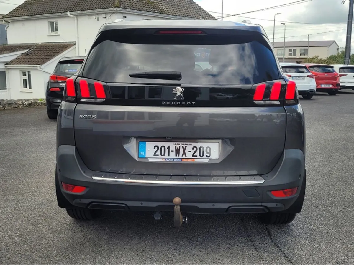 Peugeot 5008 Allure 1.5 Blue HDI 130 A Automatic - Image 2