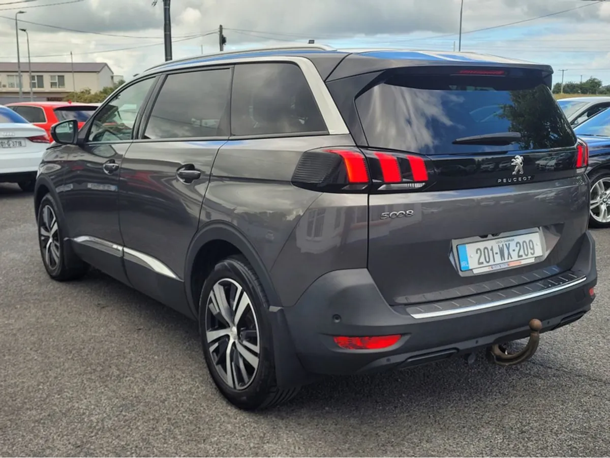 Peugeot 5008 Allure 1.5 Blue HDI 130 A Automatic - Image 3