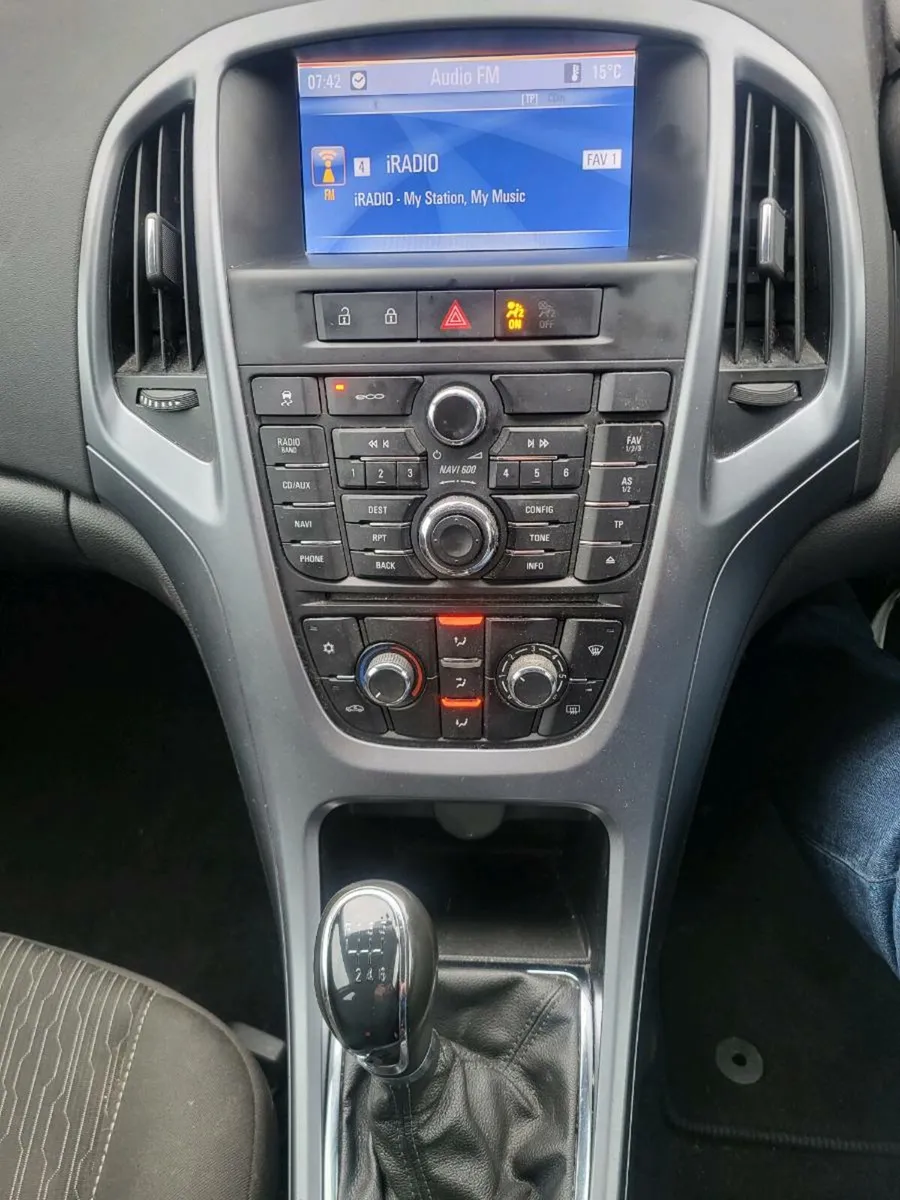 2013 Opel Astra **Tax & NCT** - Image 3