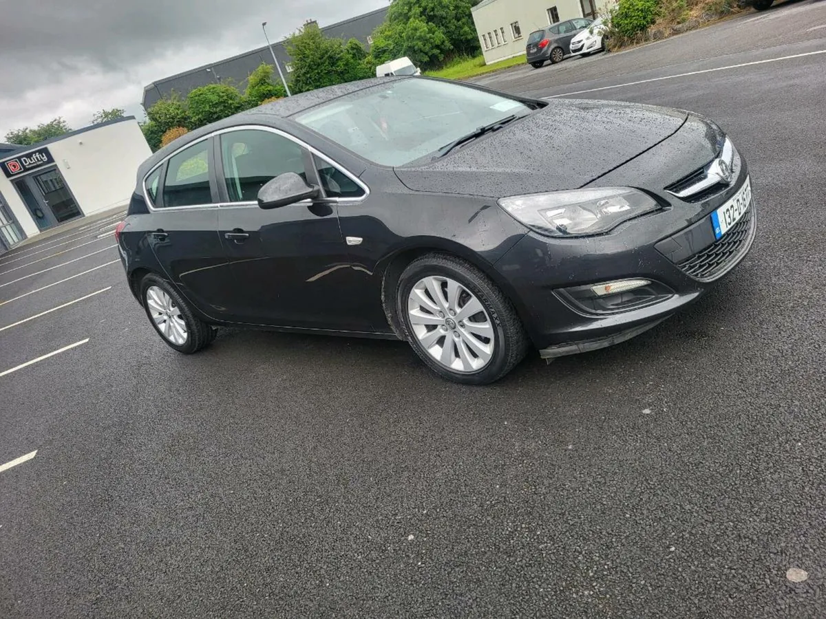 2013 Opel Astra **Tax & NCT** - Image 4