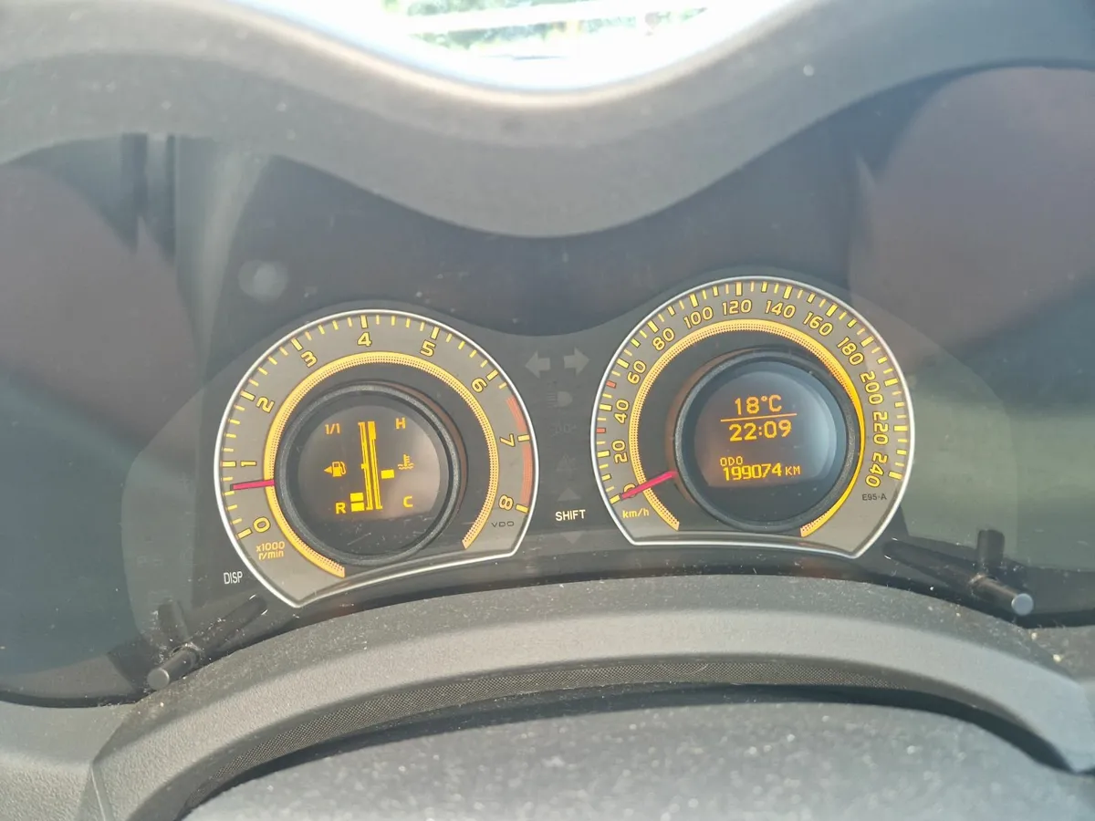 €2500 Auris 1.4 petrol NCT 09/26 open to offers - Image 2