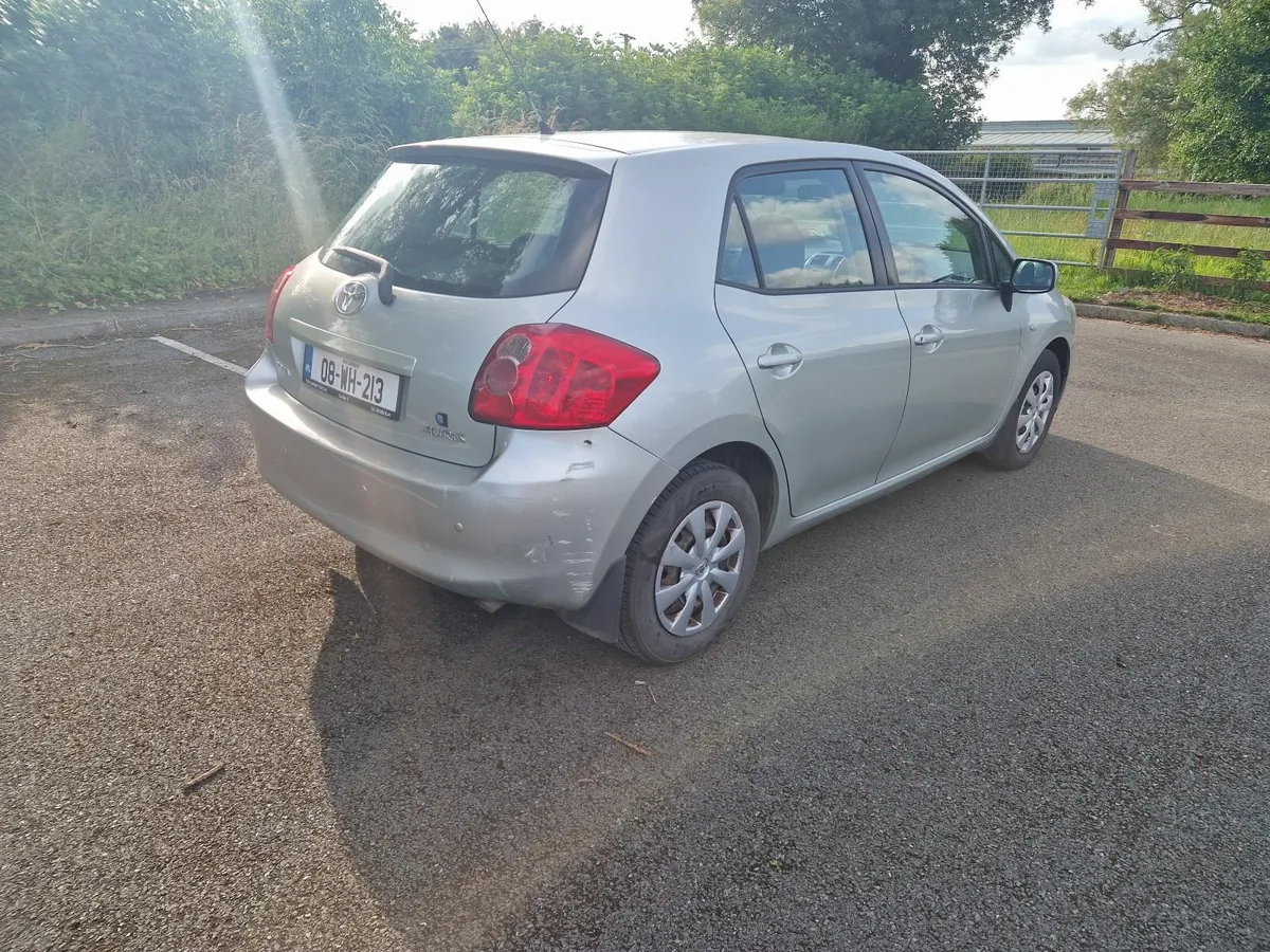€2500 Auris 1.4 petrol NCT 09/26 open to offers - Image 3