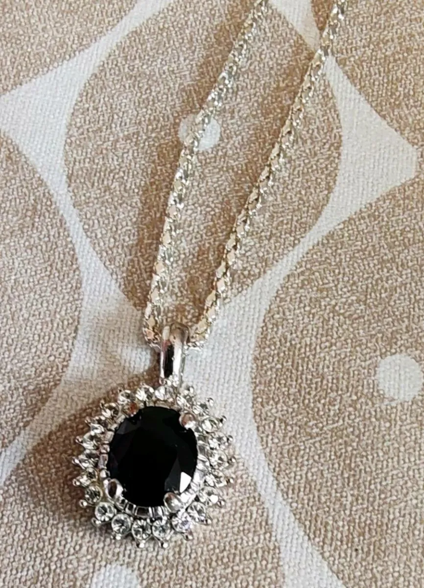 Silvertone pendant - Image 2