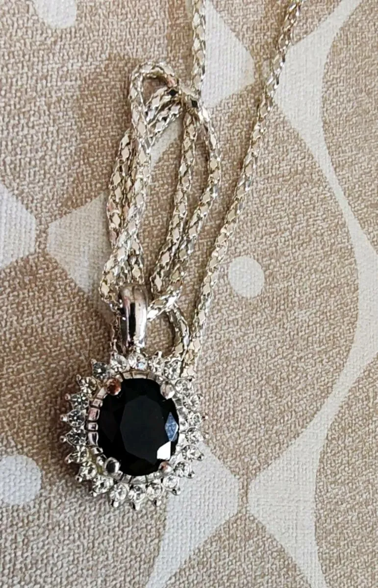 Silvertone pendant - Image 3