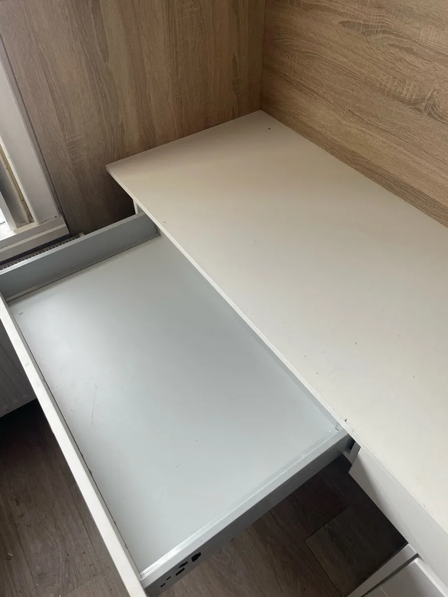 Desk - Image 3