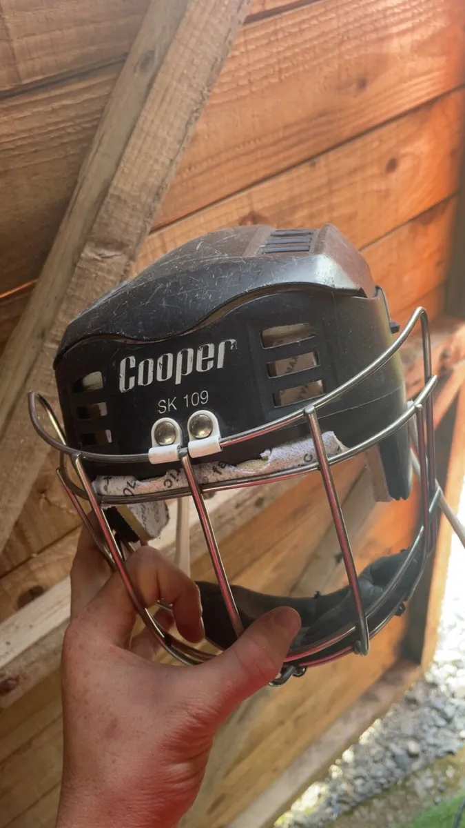 Black cooper helmet - Image 1