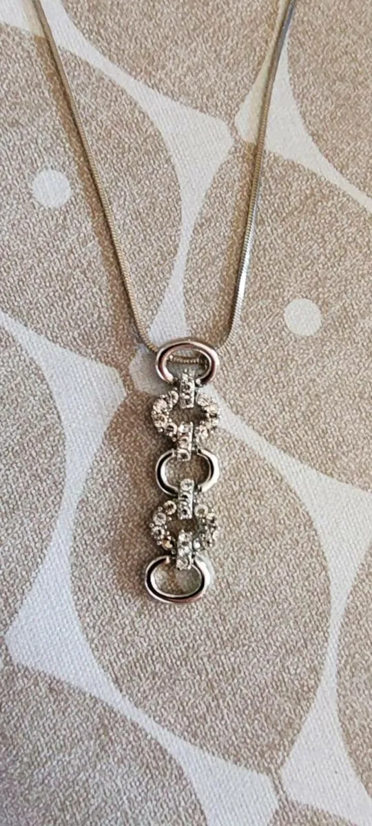 Silvertone pendant - Image 4