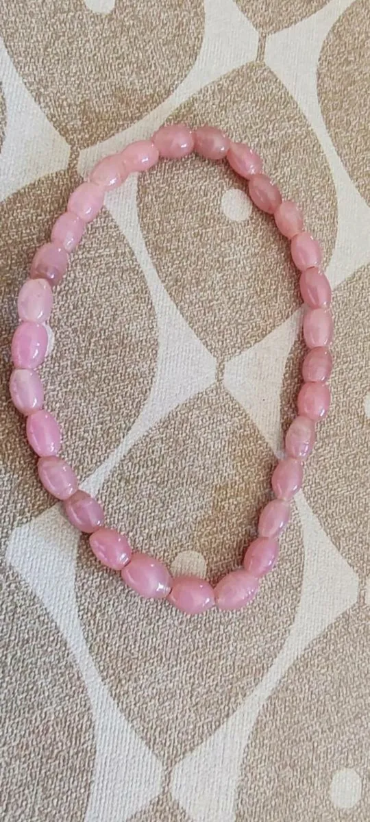 Pink glass beaded bracelet - Image 2