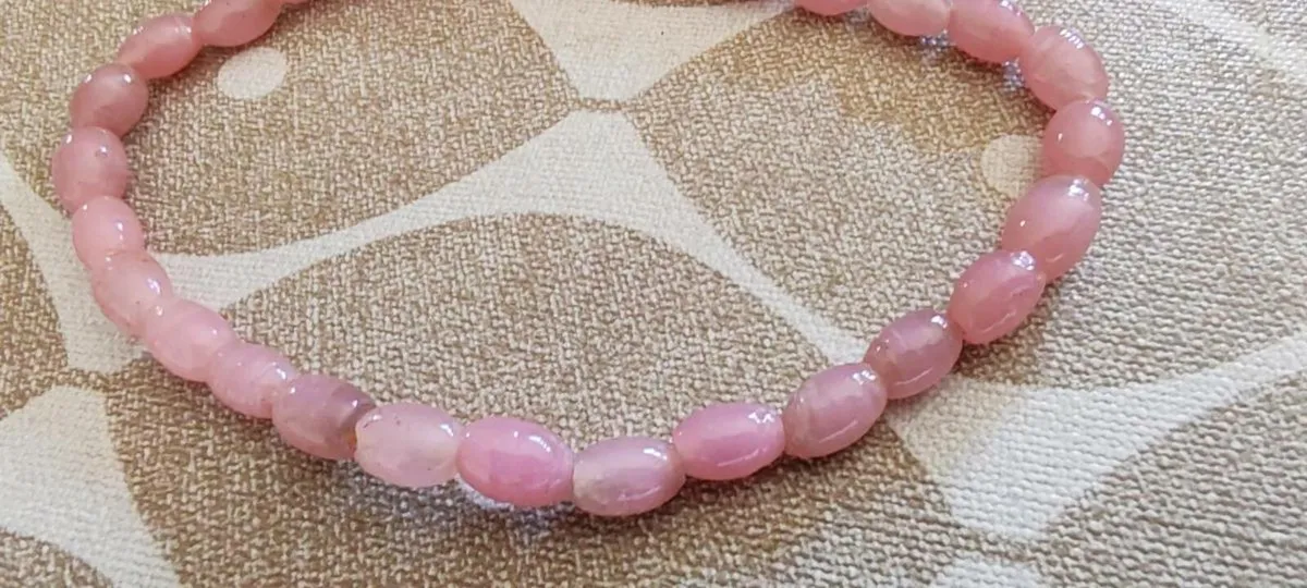 Pink glass beaded bracelet - Image 3