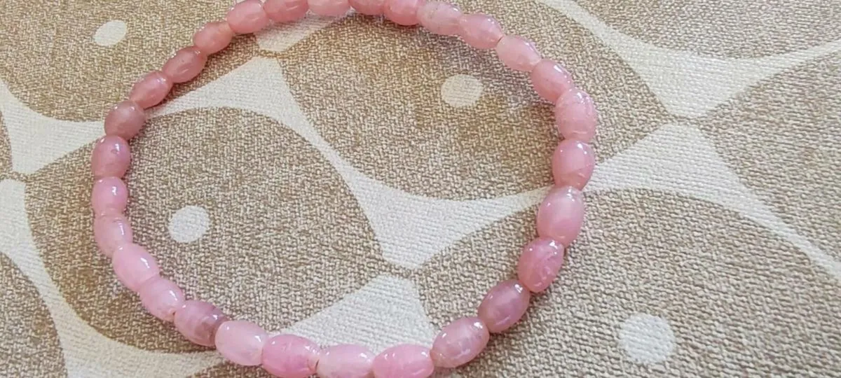 Pink glass beaded bracelet - Image 4