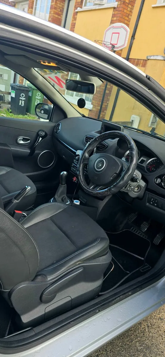 Renault Clio 2011 - Image 4