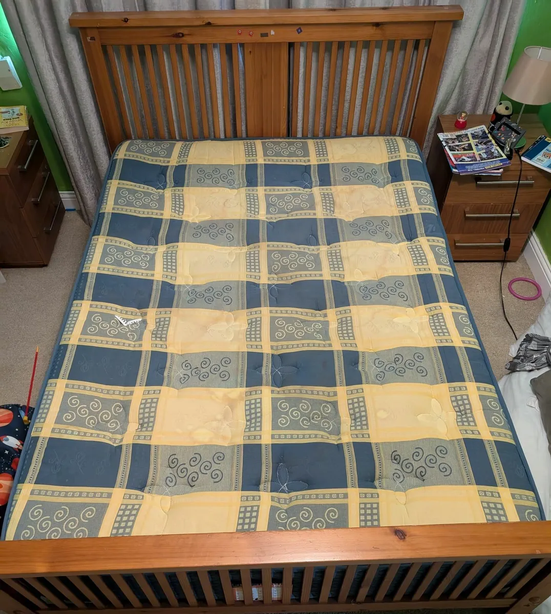 Bed - Image 1