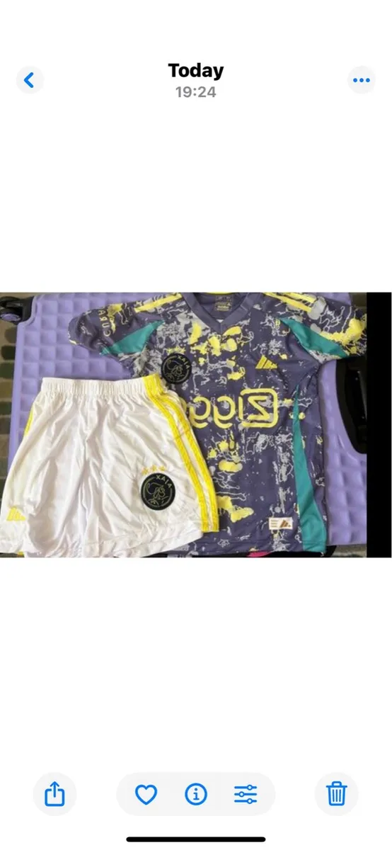 boys football kit - Image 1