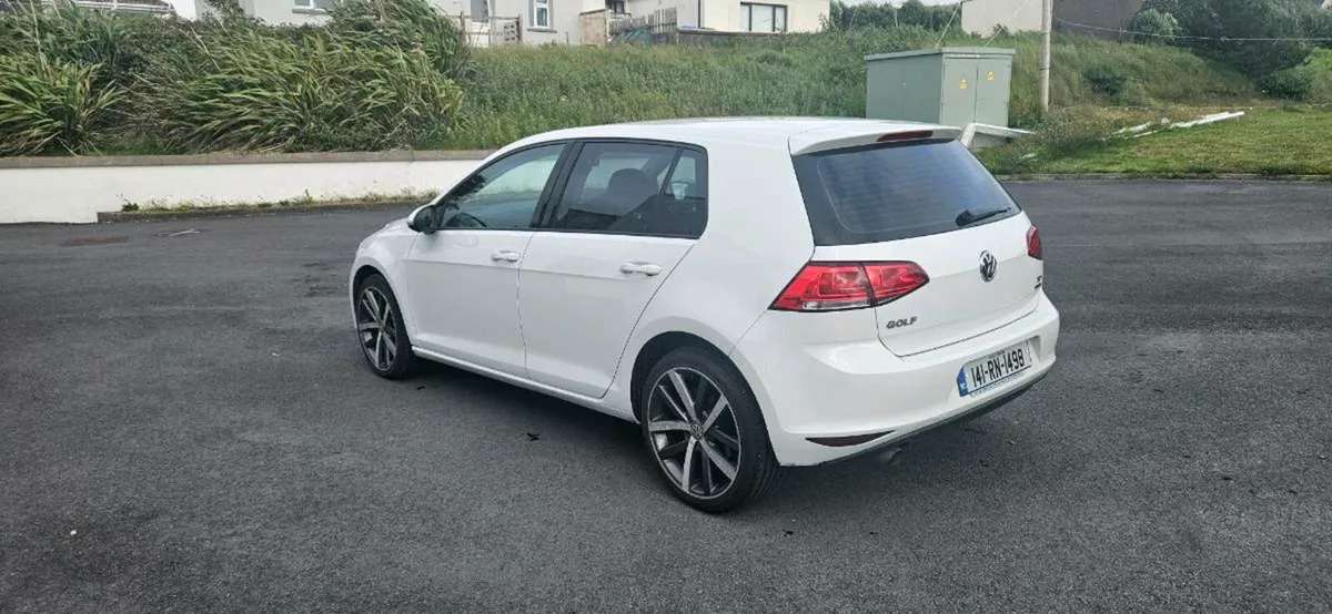 2014 Volkswagen Golf - Image 1