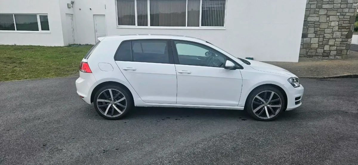 2014 Volkswagen Golf - Image 4