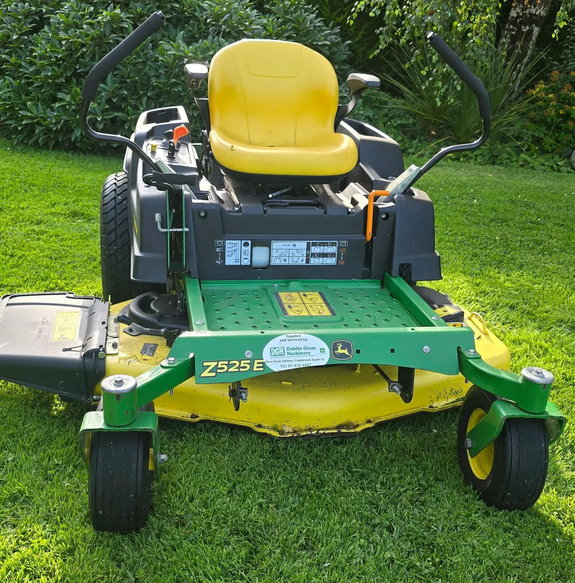 John Deere 48" zero turn - Image 1