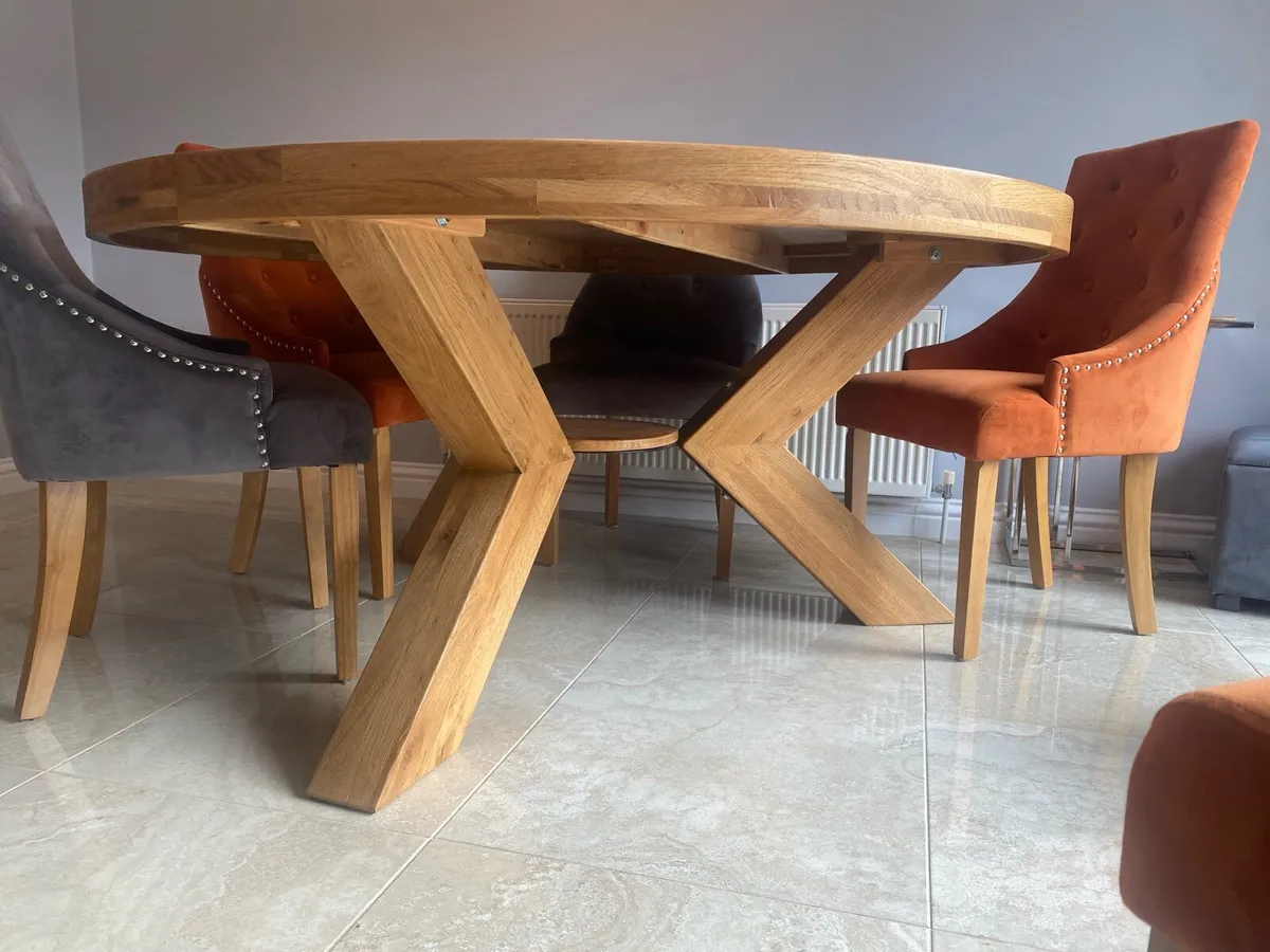 Circular table - Image 3