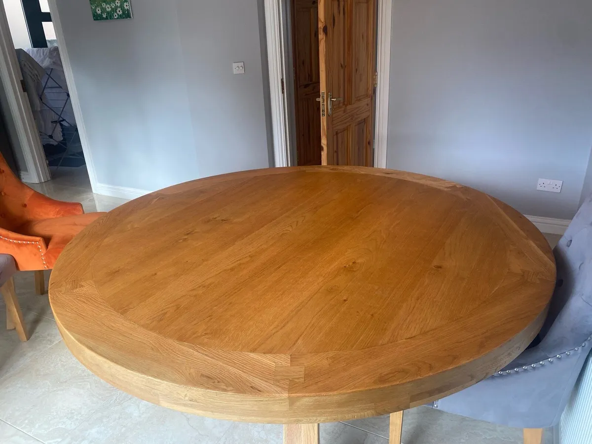 Circular table - Image 4