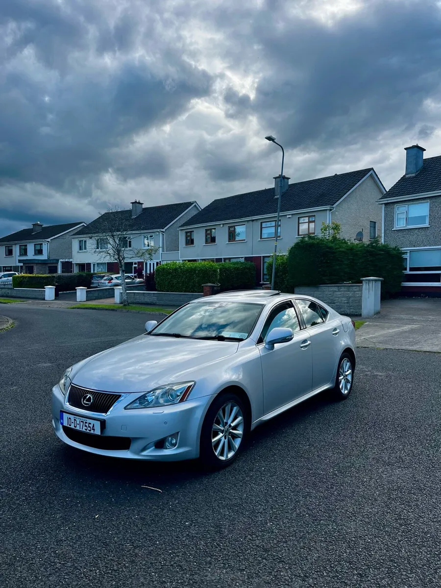 Lexus IS 2010 - Image 1