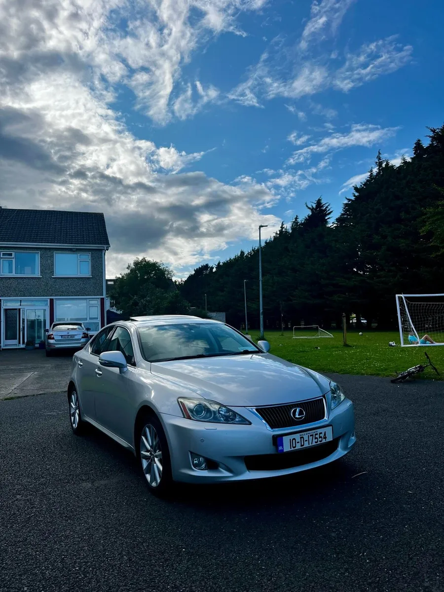 Lexus IS 2010 - Image 2