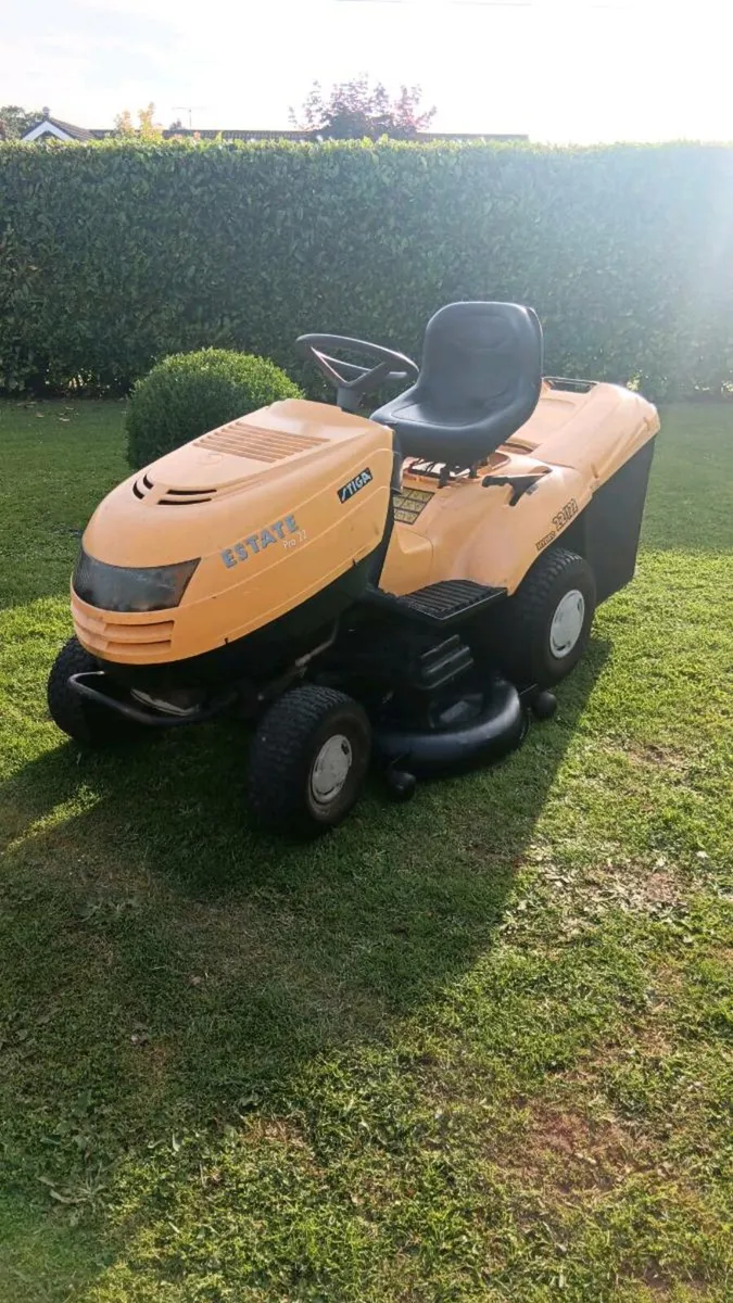 Stiga Estate Pro 22 / hydrostatic Big 48" deck - Image 1