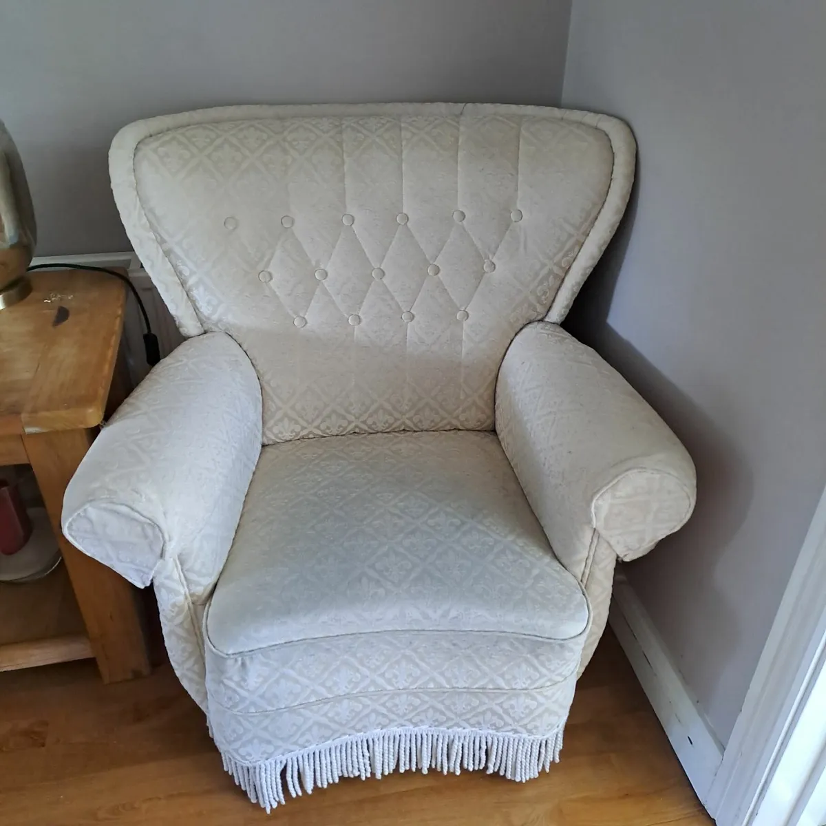 Furniture Cream Couch and two armchairs - Image 3