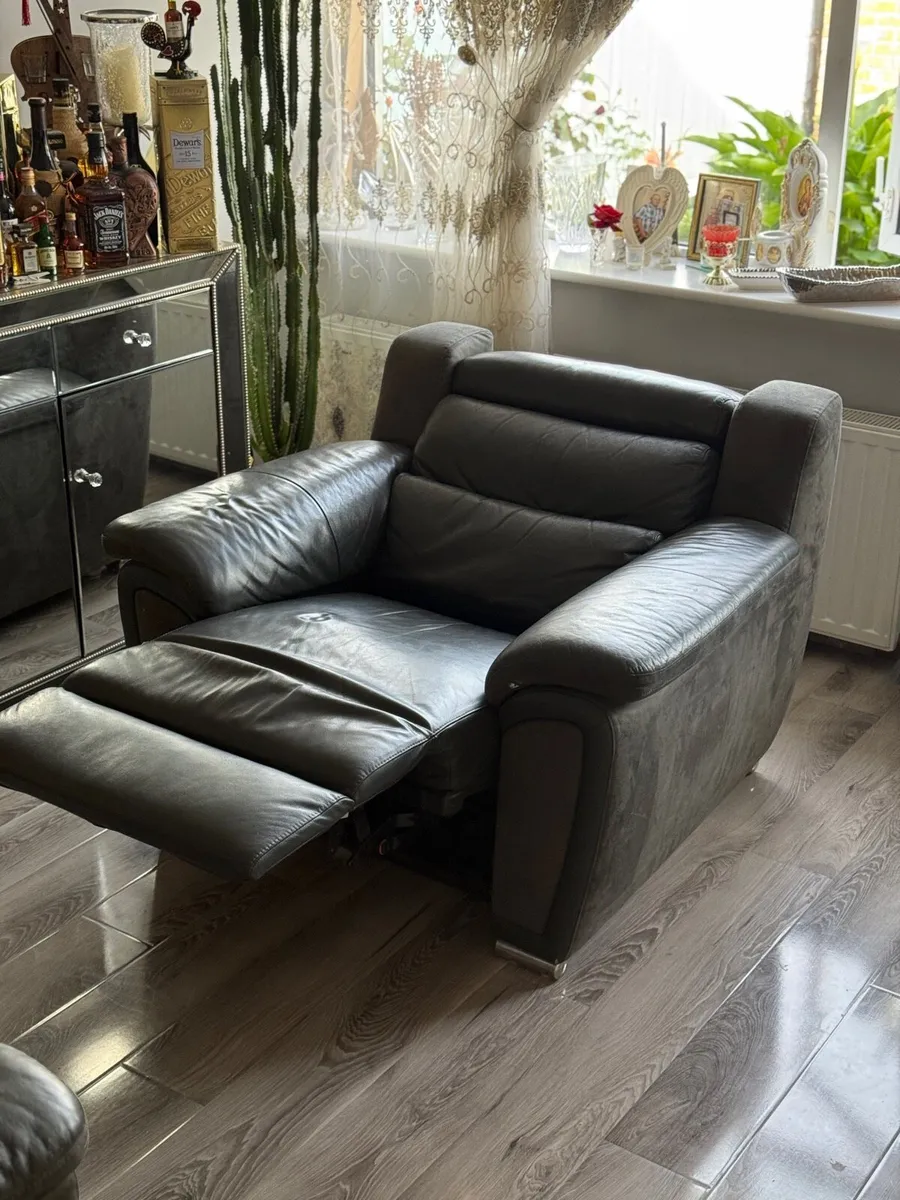 Sofa recliner - Image 1